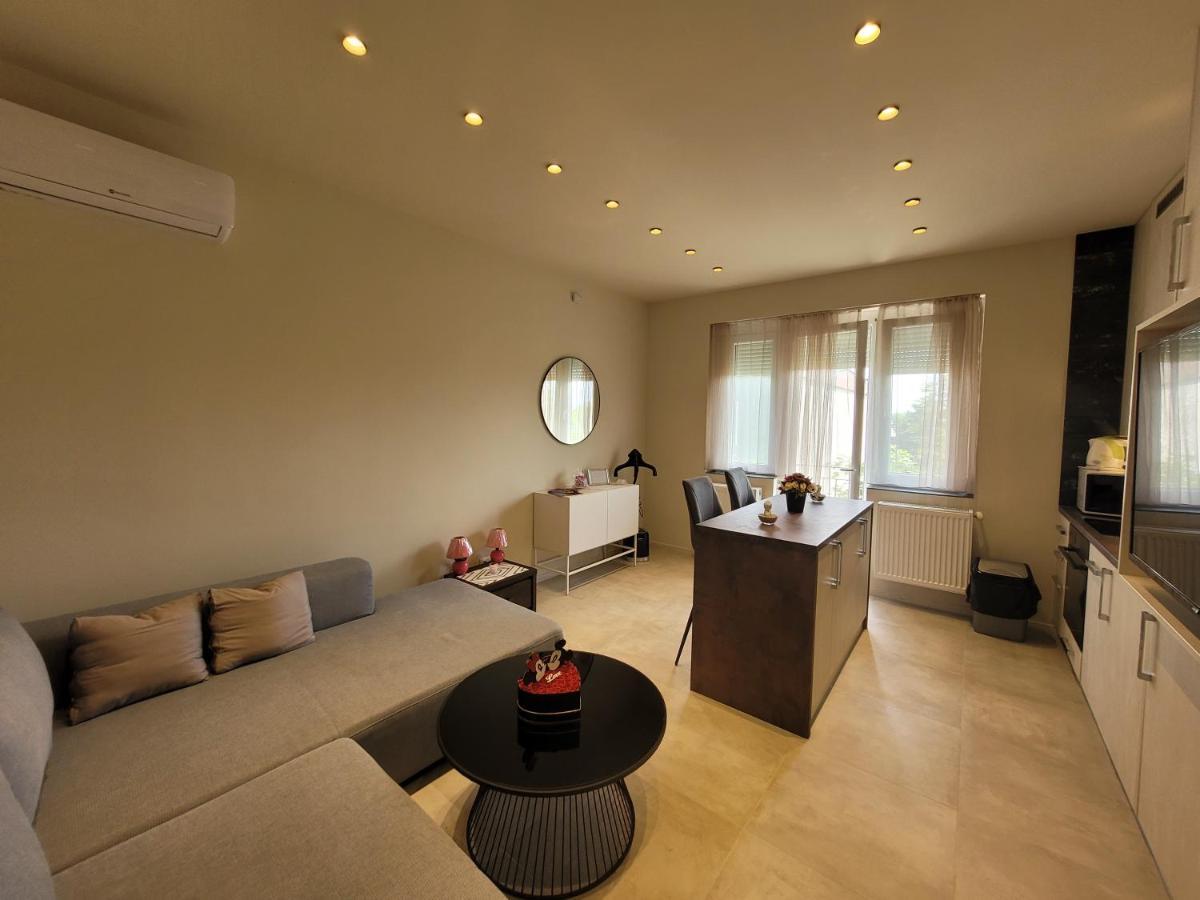 Lara II Apartman ديبريتْسين المظهر الخارجي الصورة