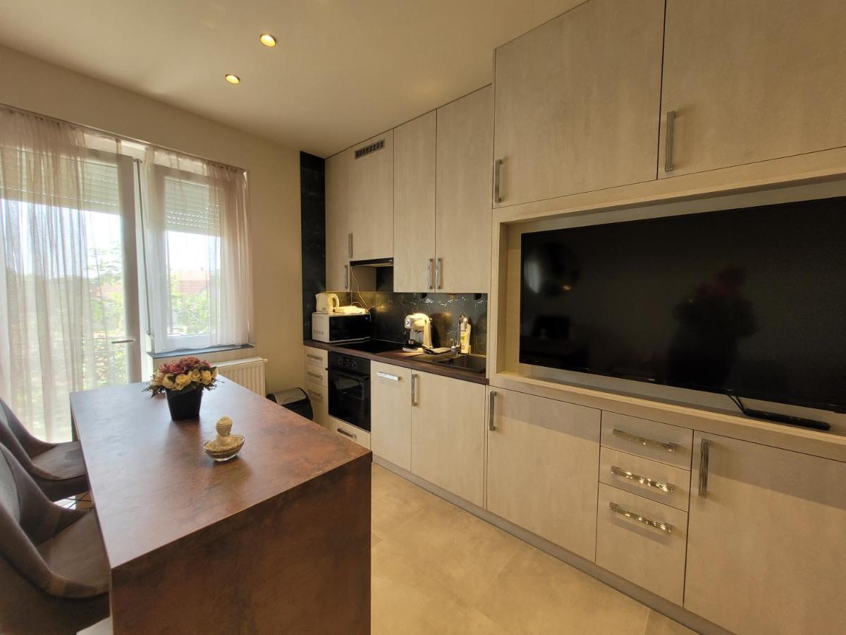 Lara II Apartman ديبريتْسين المظهر الخارجي الصورة